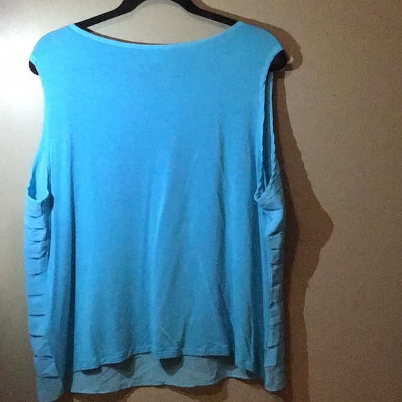 Ladies Sleeveless Tiered Dressy Tank Style Top 18/20 - Picture 2 of 3